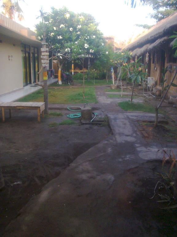 Baleku Homestay Trawangan Gili Trawangan Exterior photo
