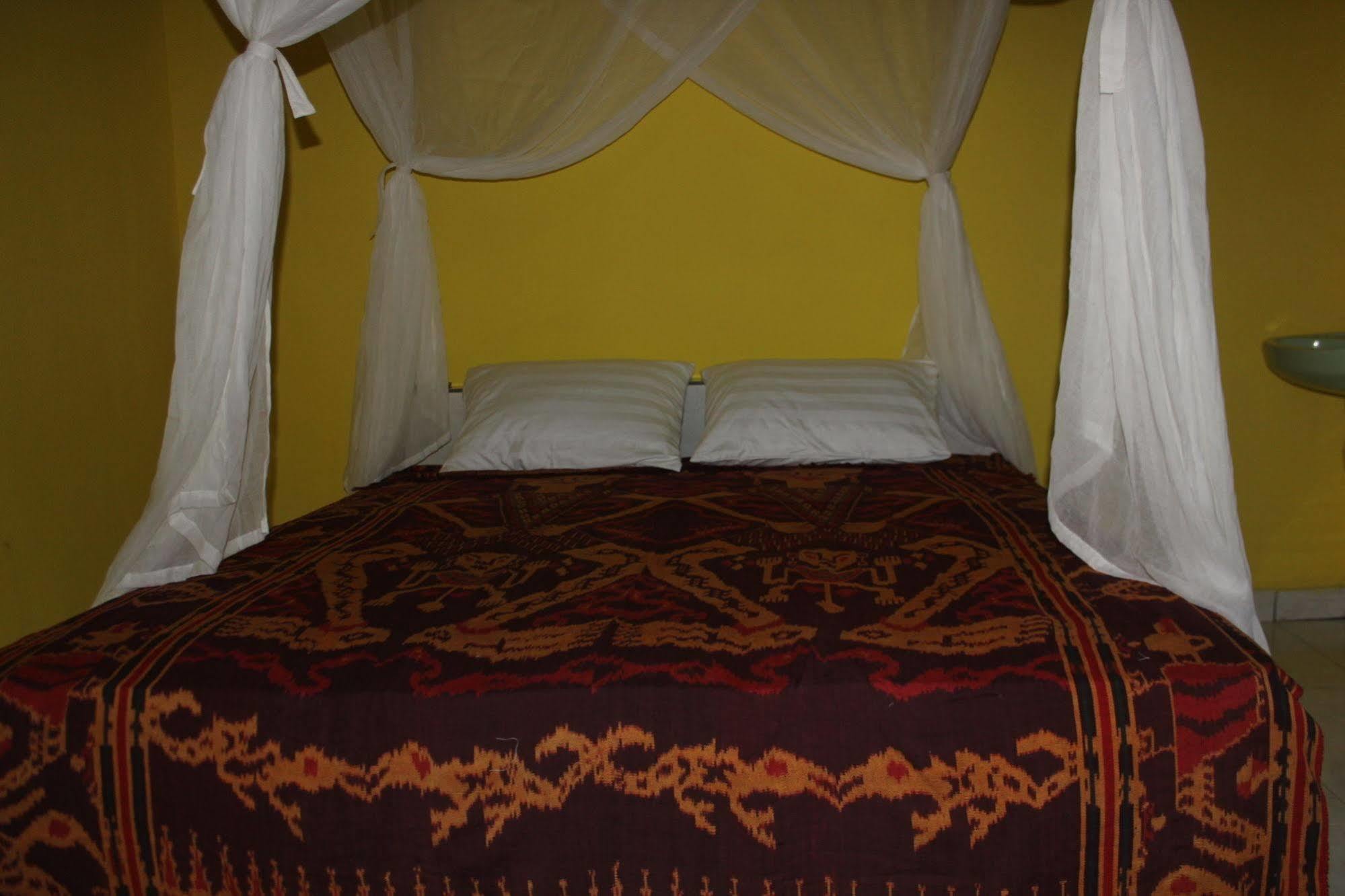 Baleku Homestay Trawangan Gili Trawangan Exterior photo